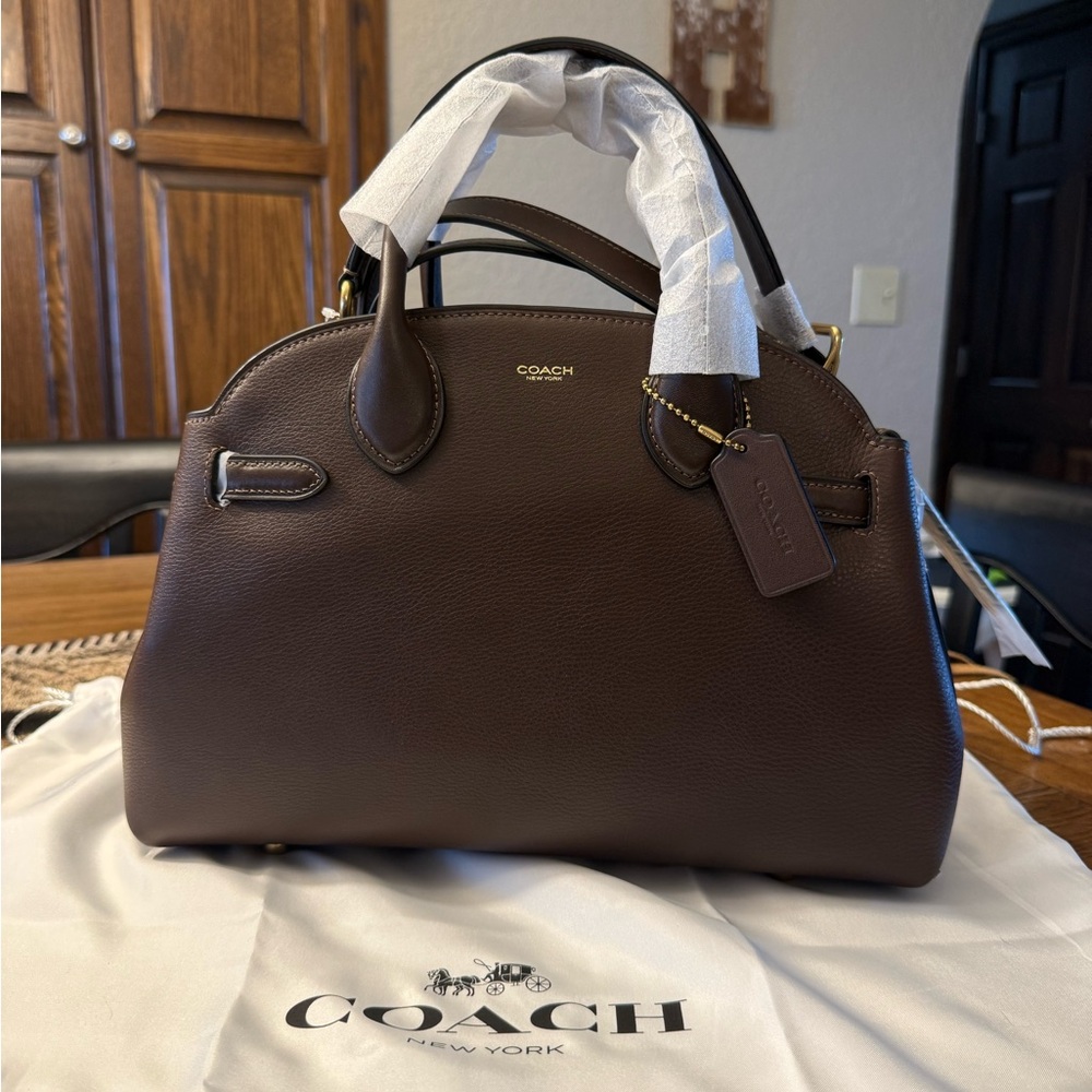 Coach Empire 28